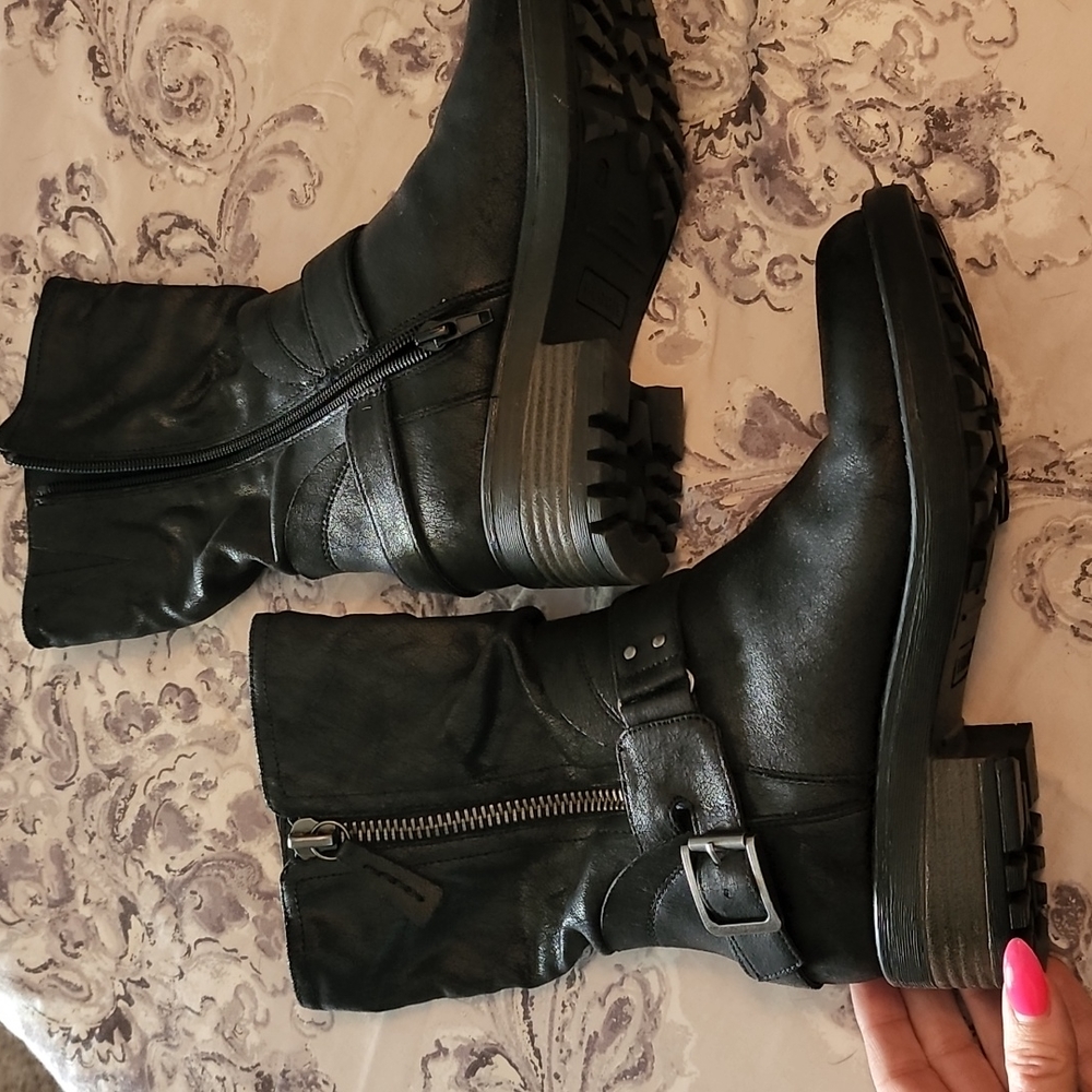Fergie Size 7 booties faux leather runs narrow
